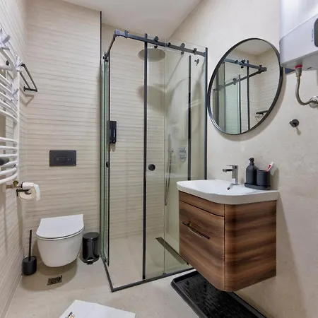 & Lukas * زلاتيبور