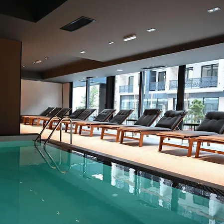 & Lukas זלאטיבור