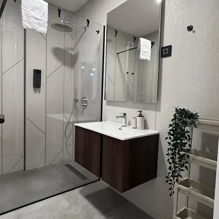 & Lukas זלאטיבור