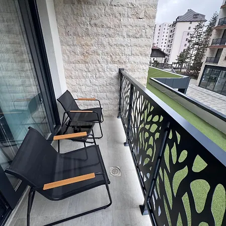 & Lukas * זלאטיבור